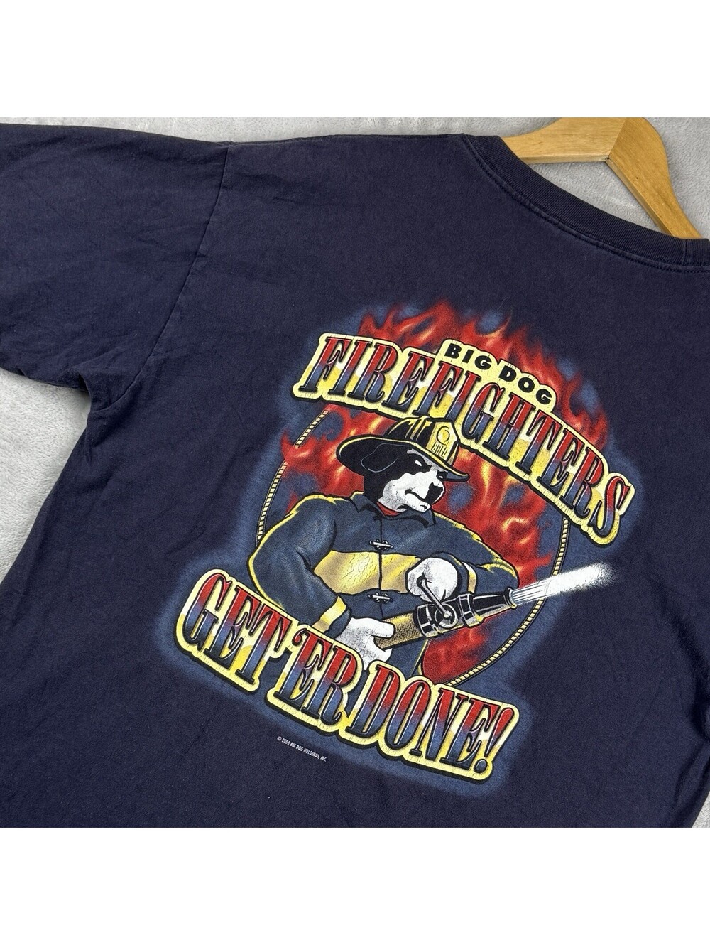 2005 VTG Big Dogs Firefighters 'Get Er Done' Graphic T Shirt Navy Size L Y2K Dog